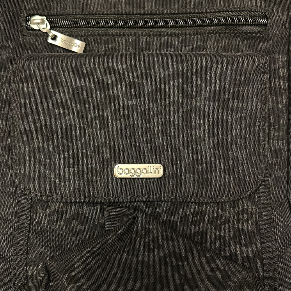 Baggallini Black Leopard Print Women's crossbody - Picture 2 of 12